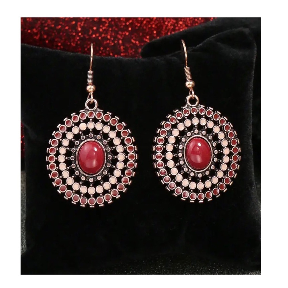 VINTAGE STYLE EARRING